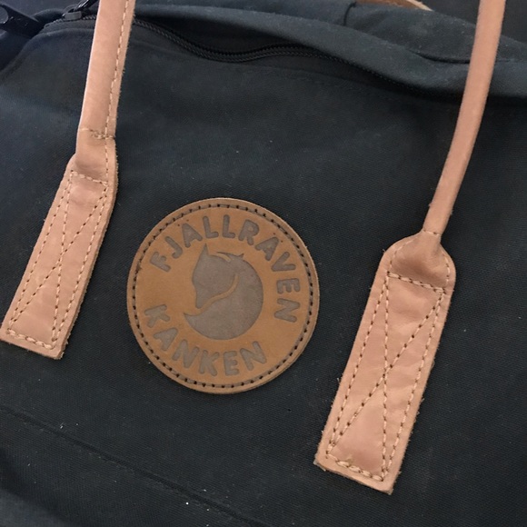 Kanken backpack - no.2 in black - Picture 3 of 6